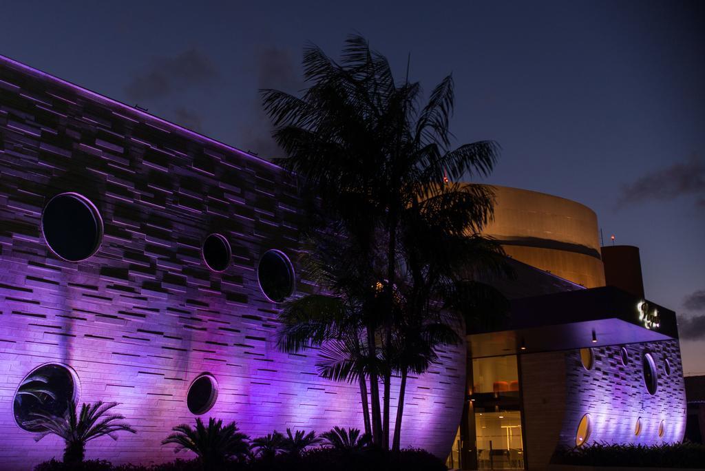 Vogal Luxury Beach Hotel & Spa Natal Exterior photo The Queensland Museum at Night