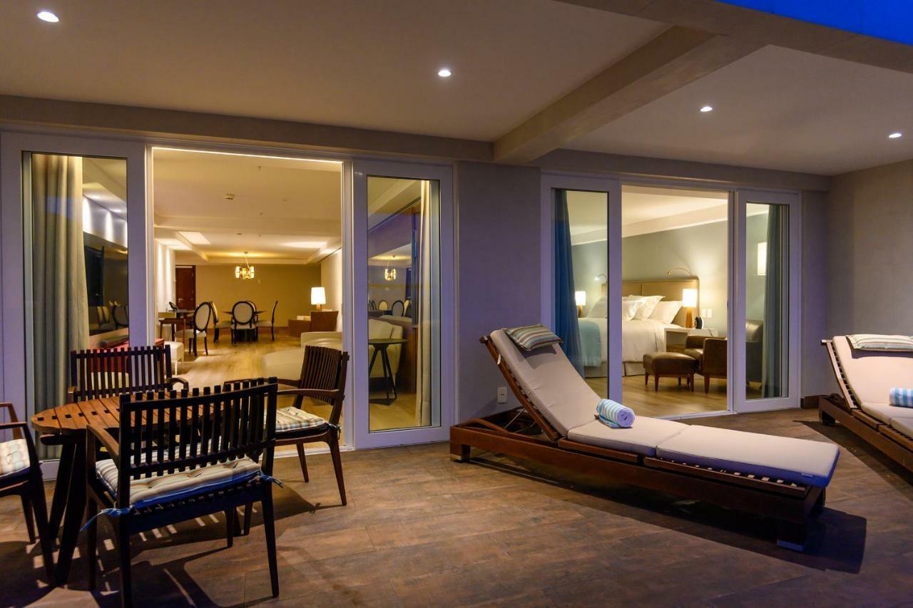 Vogal Luxury Beach Hotel & Spa Natal Exterior photo A suite at the hotel