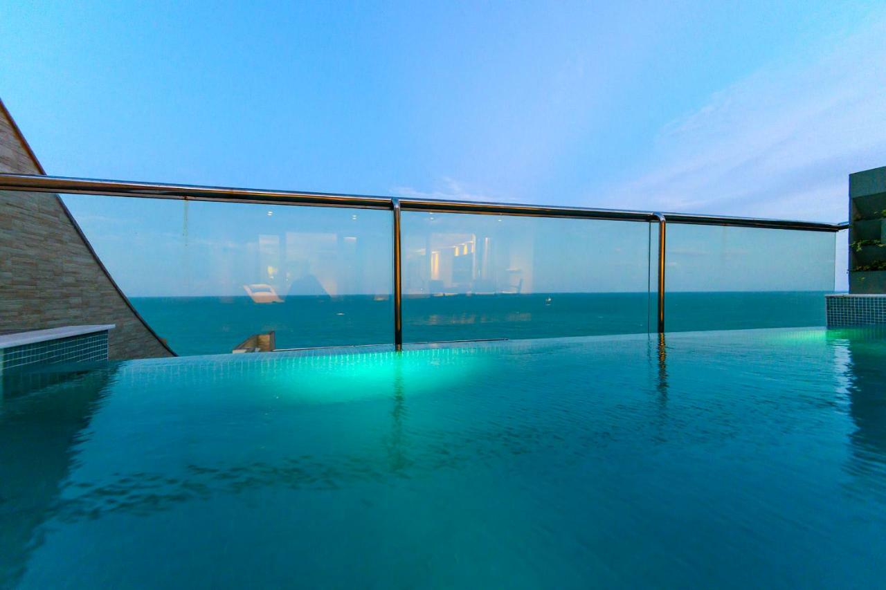 Vogal Luxury Beach Hotel & Spa Natal Exterior photo Infinity pool at the top of the hotel