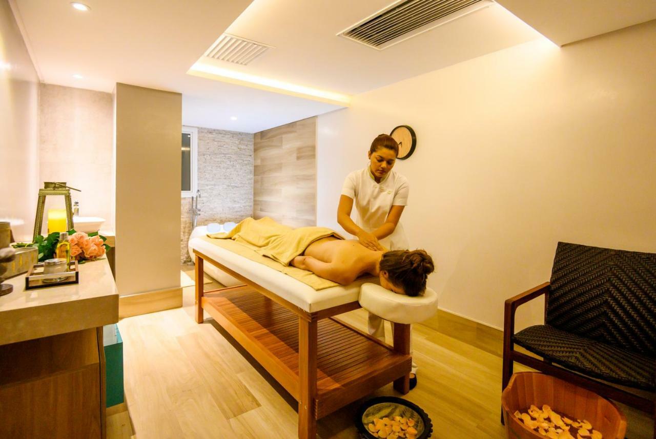 Vogal Luxury Beach Hotel & Spa Natal Exterior photo A spa treatment